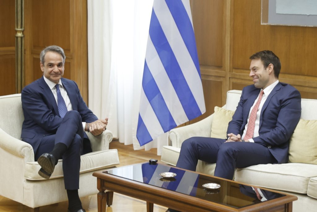 Μητσοτάκης-Κασσελάκης: Η ευχή του πρωθυπουργού και το άγχος του προέδρου του ΣΥΡΙΖΑ – Τι είπαν μπροστά στις κάμερες