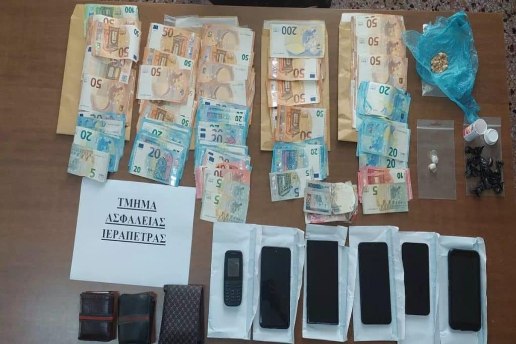 «Λαβράκι» έπιασαν αστυνομικοί στην Ιεράπετρα: Κατέσχεσαν ηρωίνη, κοκαΐνη και χιλιάδες ευρώ