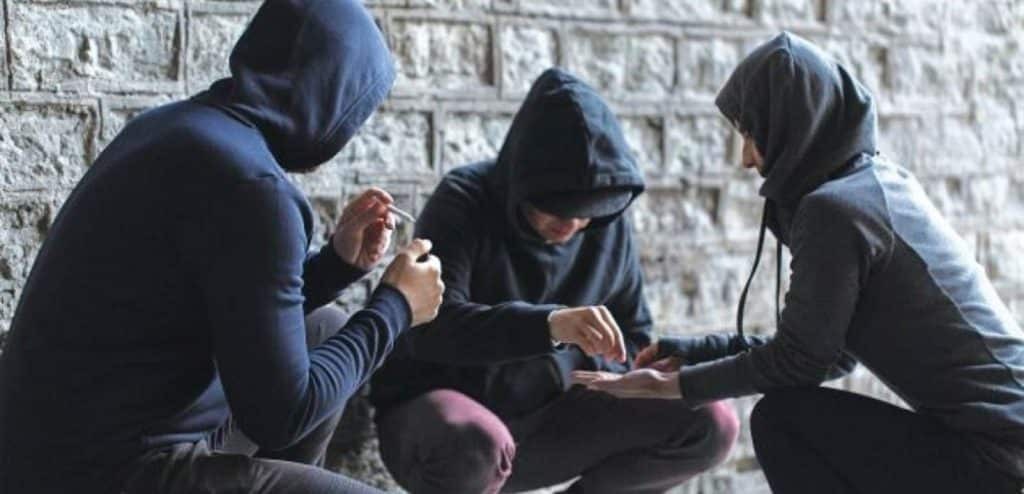 Όλο και περισσότεροι νέοι στρέφονται στα ναρκωτικά – Ανάγκη για ενίσχυση θεραπευτικών προγραμμάτων