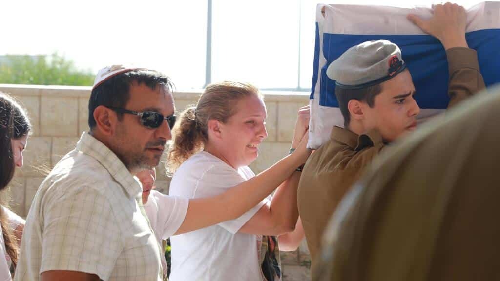 Συγκλονίζει ο επικήδειος της μητέρας της 19χρονης στρατιώτη από το Ισραήλ- «Εσύ φρόντισες για εμάς, αλλά δεν σε φροντίσαμε εμείς»