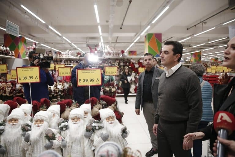 Χριστούγεννα 2023: Ανατροπή με το καλάθι για τα στολίδια – Το μήνυμα Σκρέκα [βίντεο]