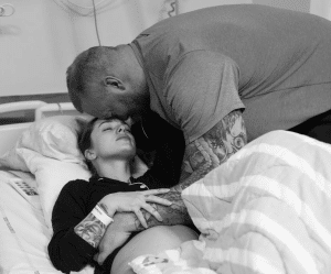 Το «Βουνό» του Game of Thrones δημοσιεύει φωτογραφίες από το 5,5 μηνών νεκρό βρέφος του ζητώντας τη στήριξη των θαυμαστών του