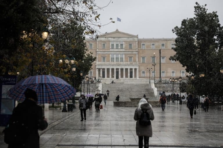 Καιρός-Meteo: Καταιγίδες, χιόνια και θυελλώδεις άνεμοι από την Τρίτη