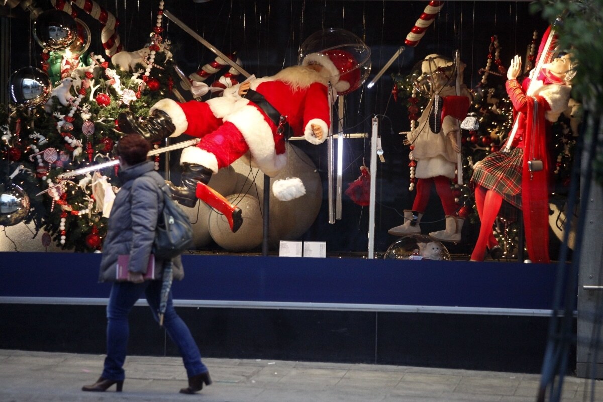 Εορταστικό ωράριο-Χριστούγεννα 2023: Πώς θα λειτουργούν τα καταστήματα και ποιες Κυριακές θα είναι ανοιχτά [βίντεο]