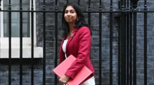 Σάλος με δηλώσεις υπουργού Εσωτερικών για τους αστέγους