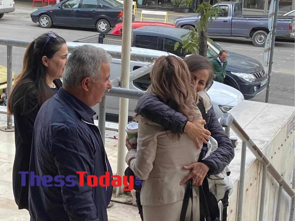 Θεσσαλονίκη: Οι γονείς της Έμμας συνάντησαν τη γυναίκα που έλαβε το νεφρό της – «Έχει ένα κομμ