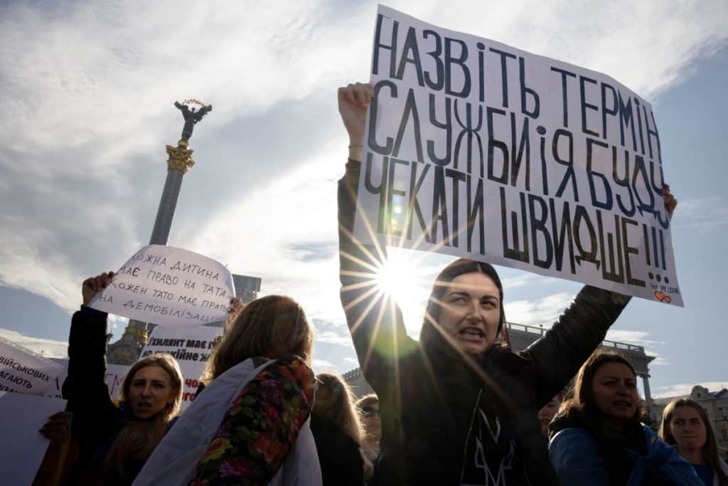 Ρωσία: Ξεσηκώνονται οι γυναίκες και ζητούν την επιστροφή των ανδρών τους από το μέτωπο της Ουκρανίας