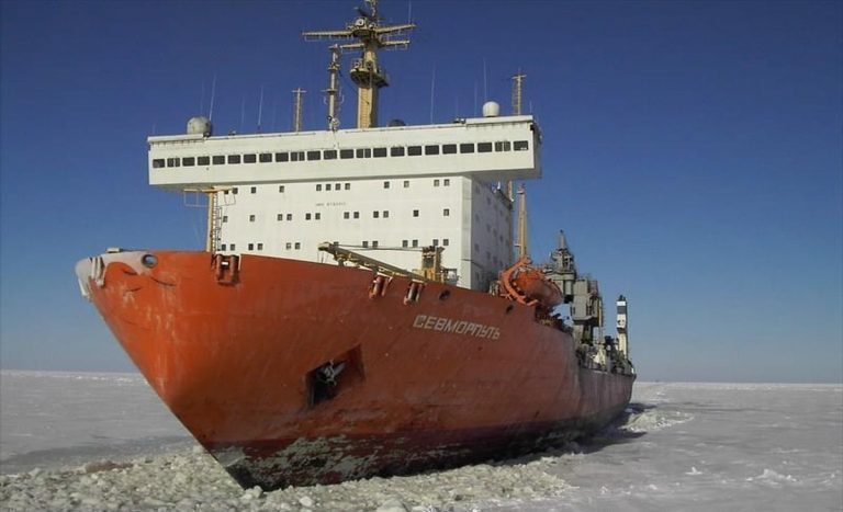 Ρωσία: Φωτιά σε πυρηνοκίνητο παγοθραυστικό στο Μουρμάνσκ
