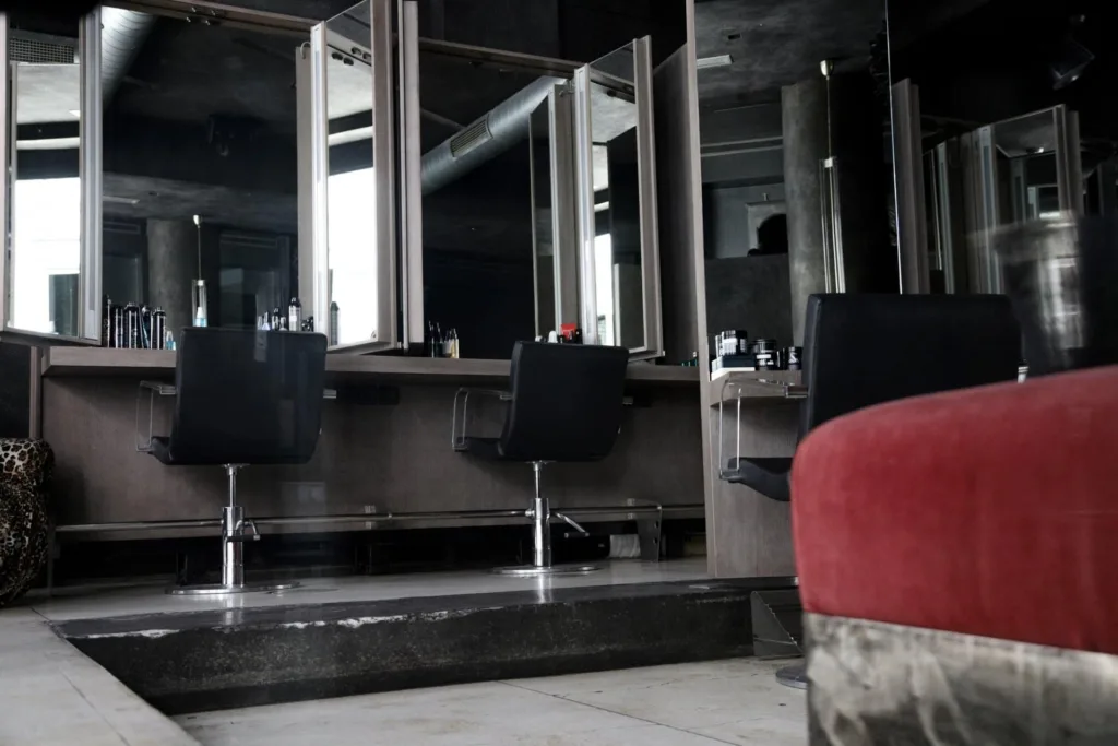 Βριλήσσια: O δικηγόρος των θυμάτων του κομμωτή αφήνει αιχμές για τη σύζυγό του