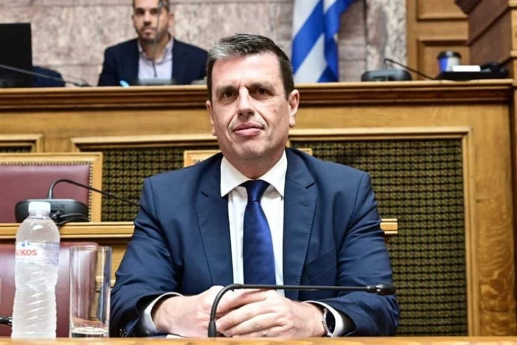 Υπουργείο Μετανάστευσης και Ασύλου: Τι προβλέπει το νέο νομοσχέδιο για τη νόμιμη μετανάστευση