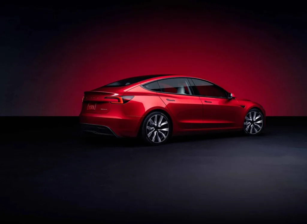 Προ των πυλών το ανανεωμένο Tesla Model 3 Performance