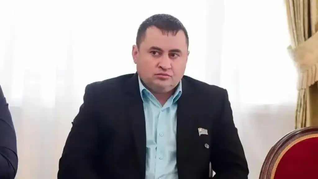 Πολιτικός συνεργάτης του Πούτιν έπεσε από το παράθυρο -Βρήκε ακαριαίο θάνατο