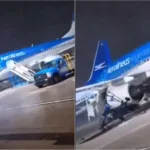 Ισχυροί άνεμοι παρασύρουν σταθμευμένο αεροπλάνο [Βίντεο]