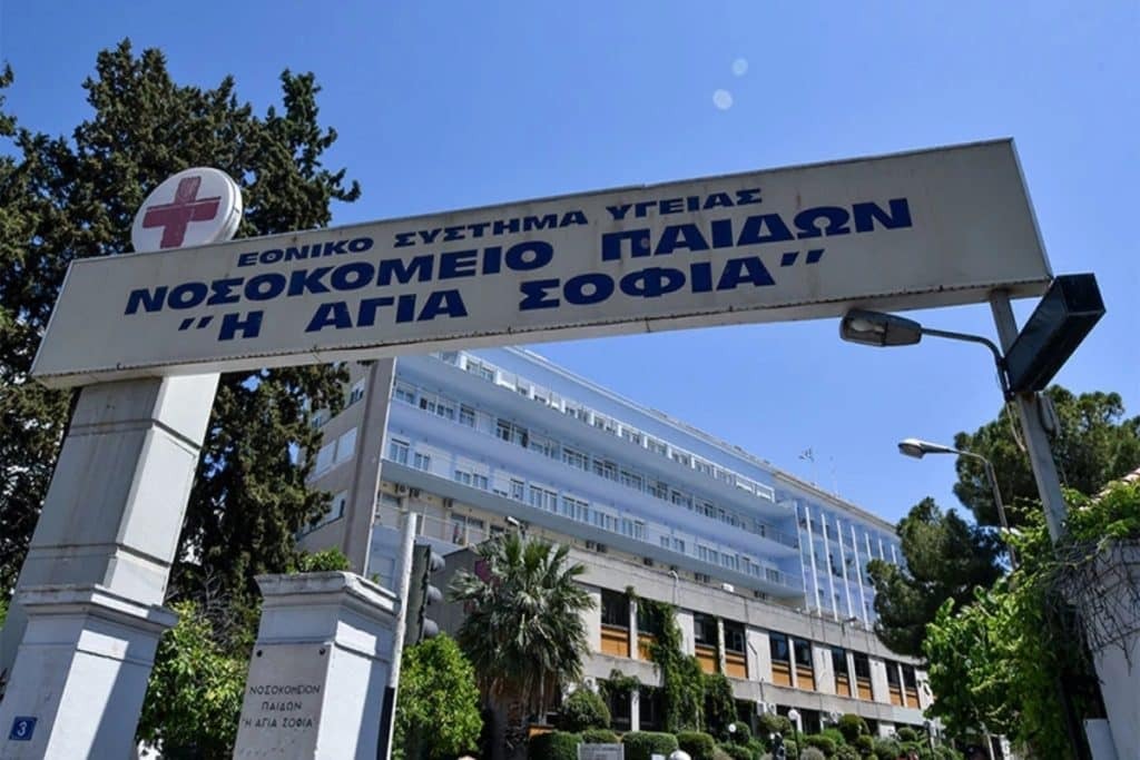 Κοριτσάκι 4 ετών με εγκαύματα στο Παίδων «Αγία Σοφία» – Συνελήφθη η μητέρα