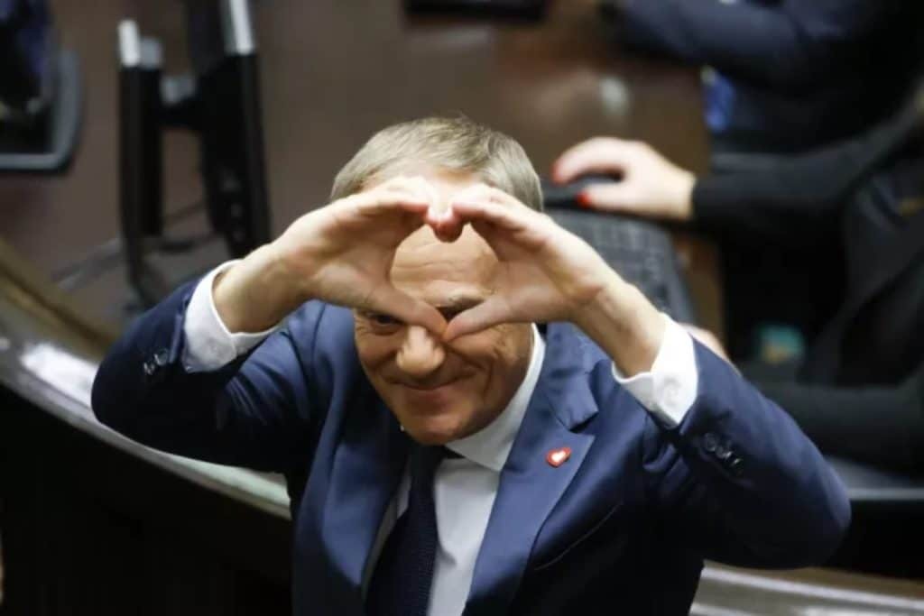 Πολωνία: Ο Ντόναλντ Τουσκ εξελέγη πρωθυπουργός  – «Θα ενεργήσουμε αποφασιστικά, αλλά σύμφωνα μ