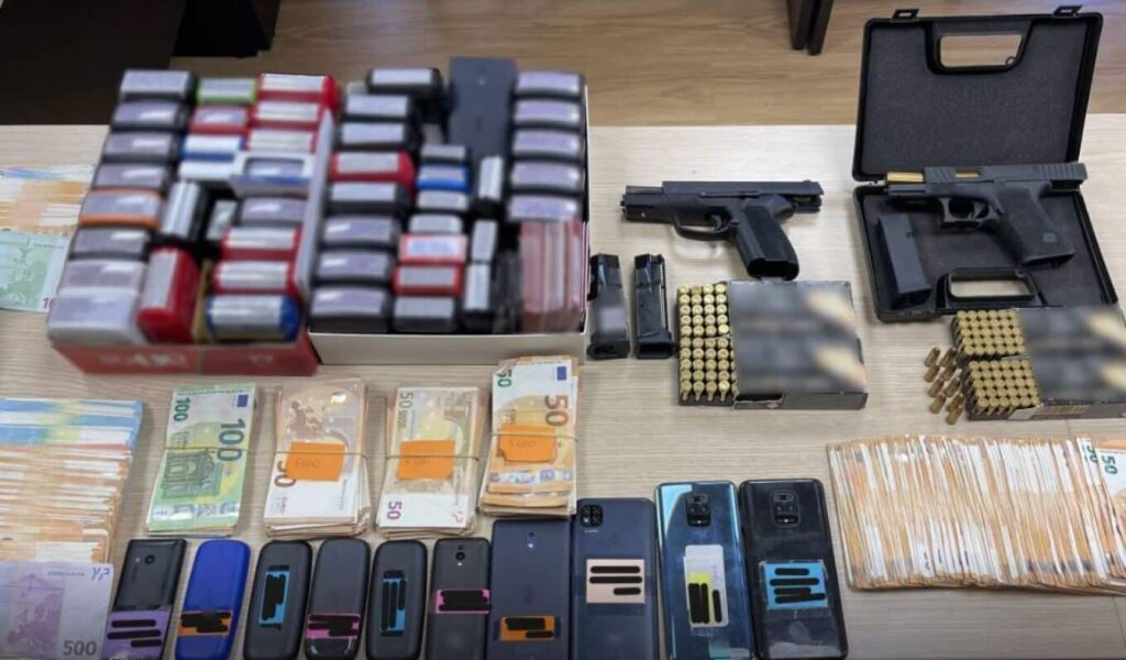 Απάτη «μαμούθ» στο Δημόσιο μέσω ΦΠΑ: Πώς άρπαξαν δεκάδες εκατομμύρια ευρώ – Οι «μαϊμού» εταιρείες και το «ξέπλυμα»