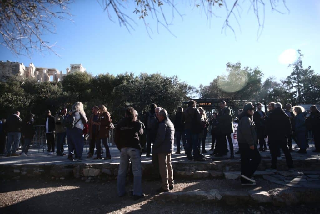 Ακρόπολη: Παράνομη και καταχρηστική η απεργία των αρχαιοφυλάκων