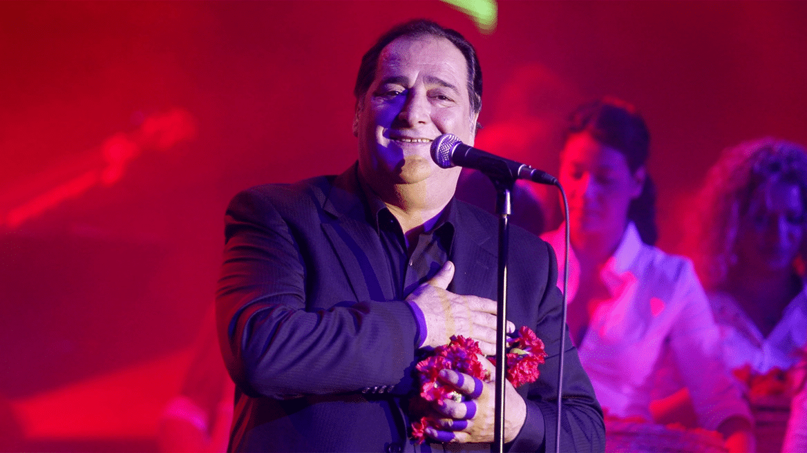 Βασίλης Καρράς