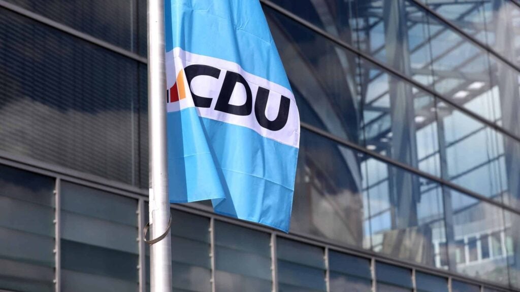 Γερμανία: Το CDU αλλάζει στάση έναντι του Ισλάμ – Τι αναφέρεται στο νέο του πρόγραμμα