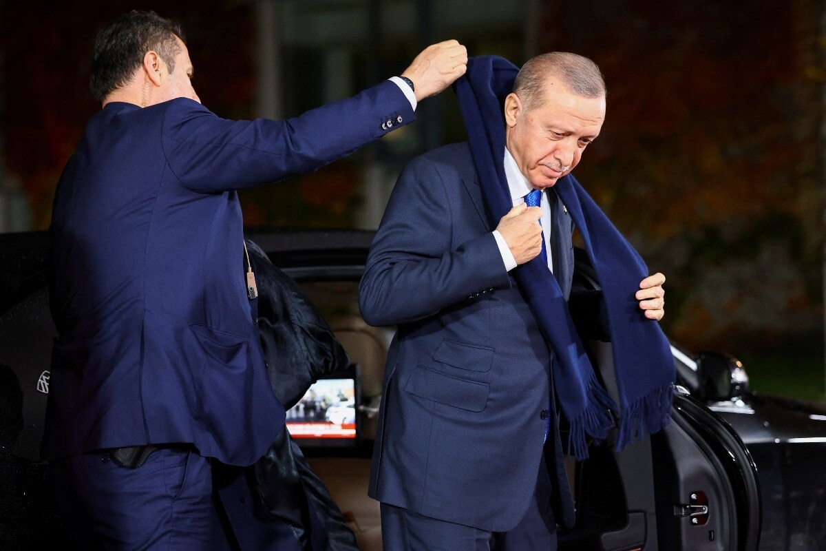 Ερντογάν: Φτάνει στην Αθήνα με συνοδεία από «θηρία» - Οι έξι λιμουζίνες που αντέχουν και στα χημικά [βίντεο]