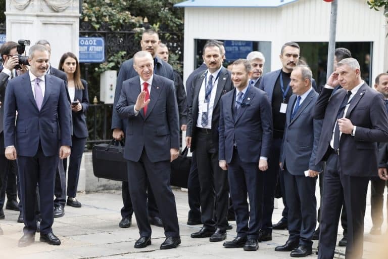 Reuters για επίσκεψη Ερντογάν στην Αθήνα: Αλλαγή σελίδας αλλά και επιφυλάξεις