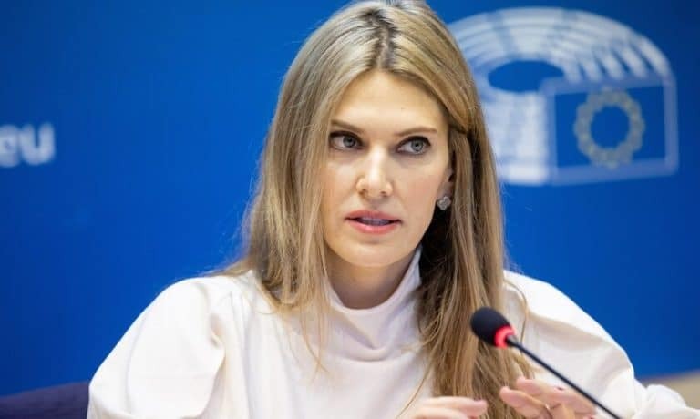 Politico: Προσκλήσεις στη Μέτσολα για να δει αγώνες του Μουντιάλ στο Κατάρ πρόσφερε η Καϊλή