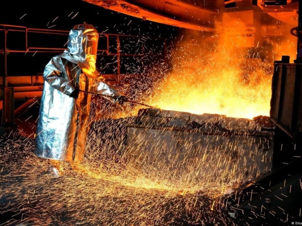 Έκρηξη σε εργοστάσιο στην Ινδονησία – Τους 18 έφτασαν οι νεκροί