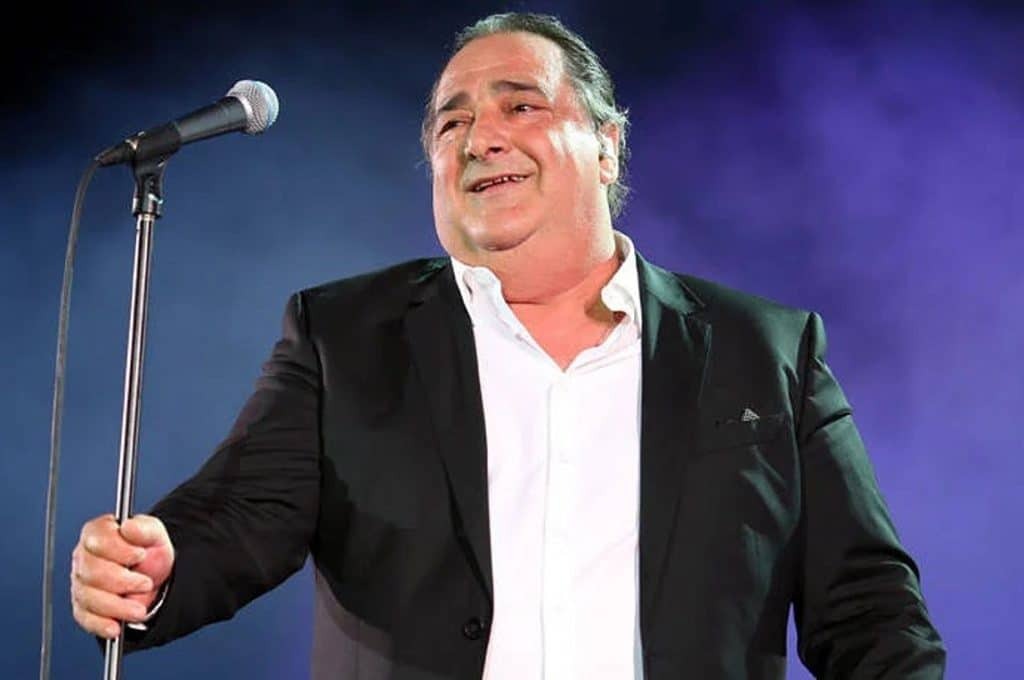 Βασίλης Καρράς: Το συγκλονιστικό «αντίο» από την κόρη του – Πανελλήνια θλίψη «Από τον Βορρά μέχρι τον Νότο»