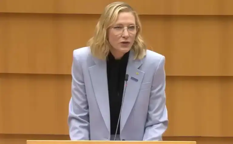 Η Κέιτ Μπλάνσετ καλεί τον κόσμο να εστιάσει στην εκπαίδευση των προσφύγων [Βίντεο]