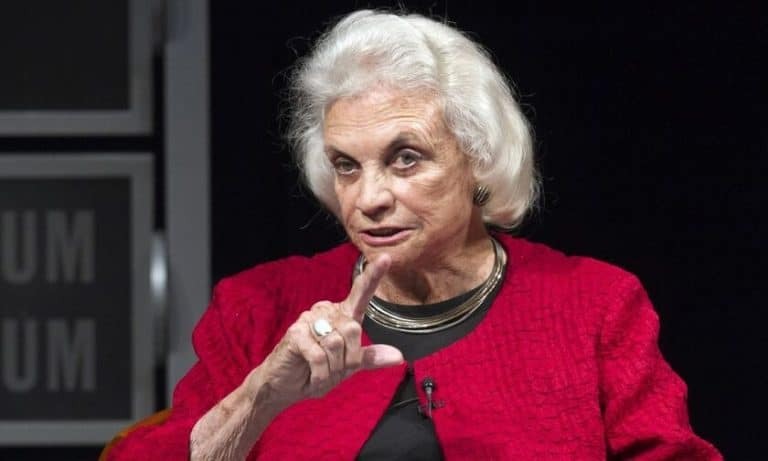 Πέθανε η Σάντρα Ντέι Ο’Κόνορ η πρώτη γυναίκα στο Ανώτατο Δικαστήριο των ΗΠΑ