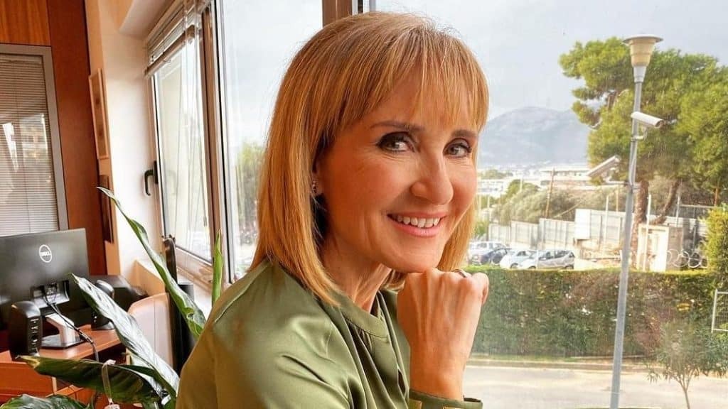 Στόλισε το χριστουγεννιάτικο δέντρο η Μάρα Ζαχαρέα – Δείτε εικόνες από το εντυπωσιακό σπίτι της