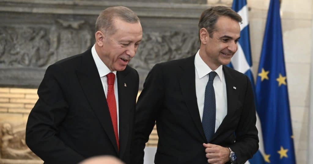 Πώς σχολιάζει ο γαλλικός Τύπος την επίσκεψη Ερντογάν στην Αθήνα