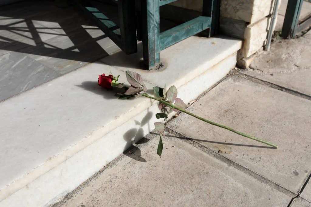 Νέα Σμύρνη: Τραγική φιγούρα η μητέρα των δύο παιδιών – «Ήταν ένα ατύχημα»