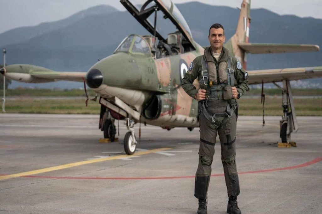 Καλαμάτα: «Οι ήρωες πρέπει να είναι ζωντανοί και όχι σε φέρετρα με την γαλανόλευκη» – Συγκινε