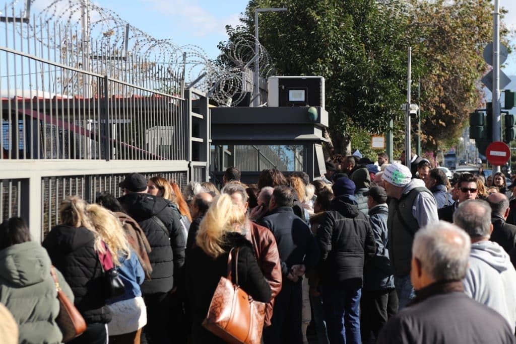 Ρέντη: Ελεύθερα 35 άτομα από τα 424 που έχουν προσαχθεί