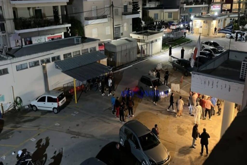 Πυροβολισμοί έξω από το Νοσοκομείο Ναυπλίου από Ρομά – Ένας σοβαρά τραυματίας
