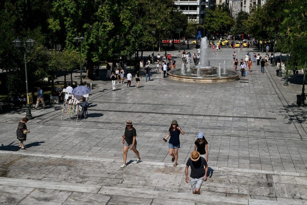Κατέρρευσε ο μύθος: Οι Έλληνες εργάζονται περισσότερο από όλους – Τι αποδεικνύει γαλλική έρευν
