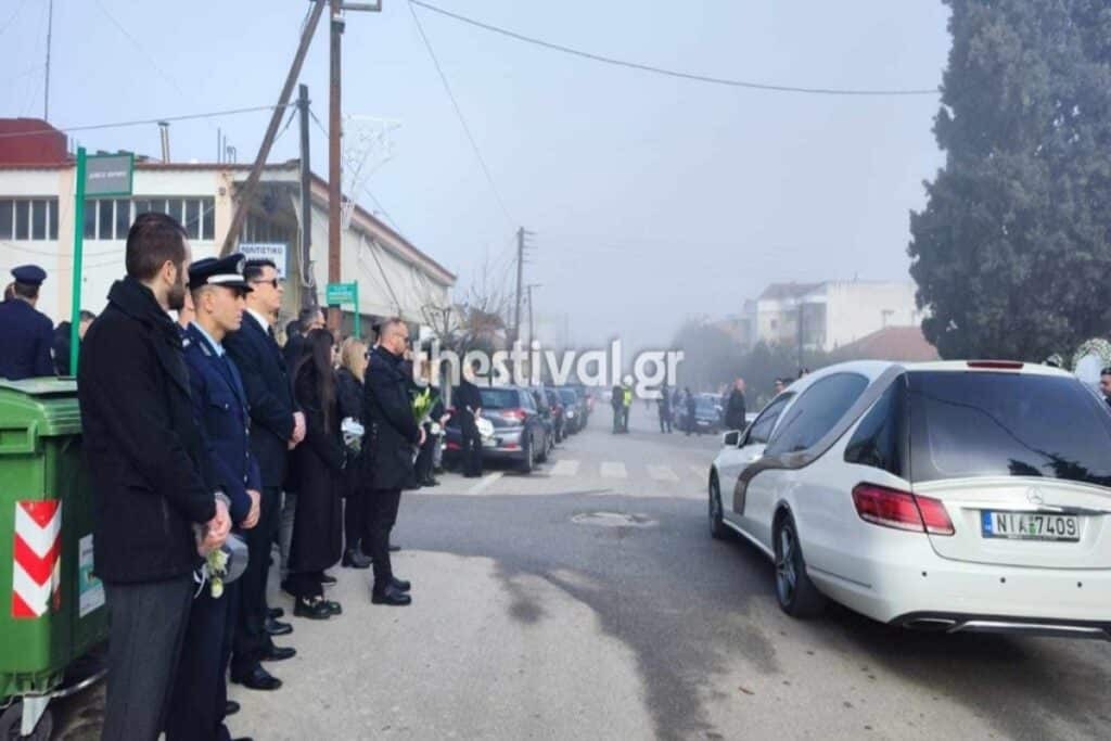 Θεσσαλονίκη: Θρήνος και οδύνη στο «αντίο» του 32χρονου αστυνομικού που δολοφονήθηκε σε μπαρ – «Γιατί