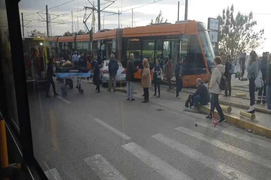 Παλαιό Φάληρο: Ξέσπασε ο γιος της γυναίκας που ξεψύχησε στην άσφαλτο – «Πέθανε ακαριαία, εγώ την αναγνώρισα -Ο πατέρας μου χαροπαλεύει»