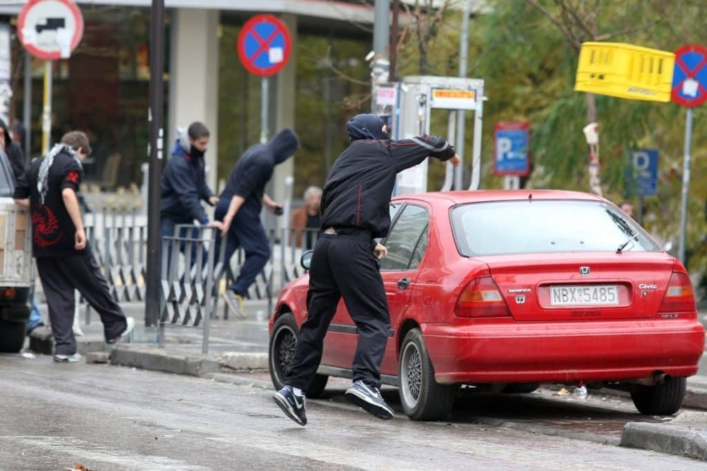 Πρόληψη και καταστολή για τη βία των ανηλίκων