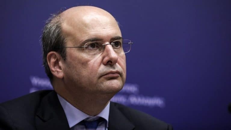Χατζηδάκης: Δεν μπορεί ο μισθωτός να πληρώνει περισσότερα από τον ελεύθερο επαγγελματία [Βίντεο]