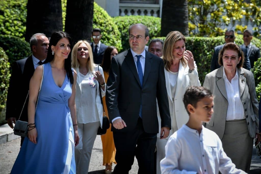 Κωστής Χατζηδάκης: Χυδαία επίθεση στη σύζυγό του από τρολ – Τι απαντούν κύκλοι του ΥΠΟΙΚ