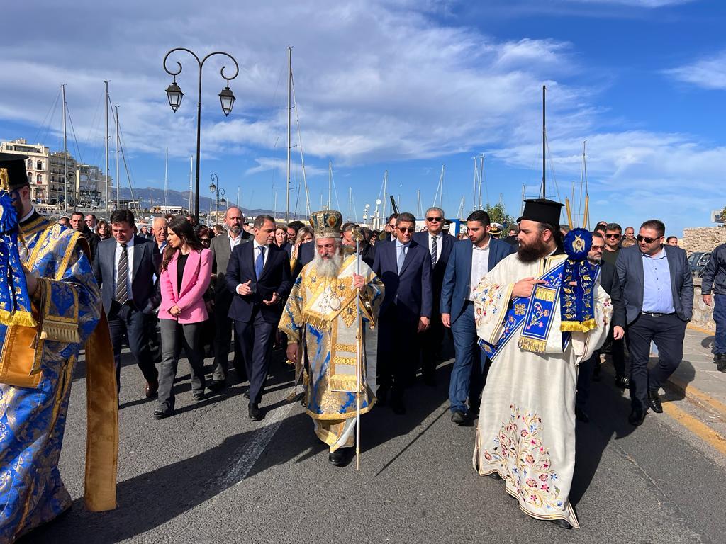 Θεοφάνεια: Στο Ηράκλειο ως εκπρόσωπος της Κυβέρνησης για τον καθαγιασμό των υδάτων ο Λευτέρης Αυγενάκης