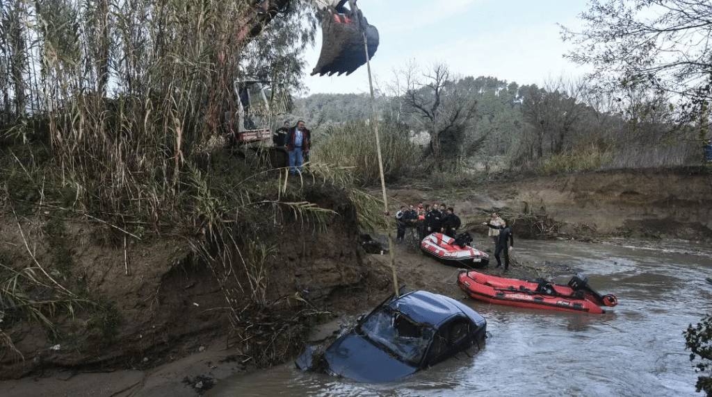 Ηλεία: Άκαρπες οι έρευνες για τον εντοπισμό του αγνοούμενου οδηγού – Συνεχίζονται για 4η ημέρα
