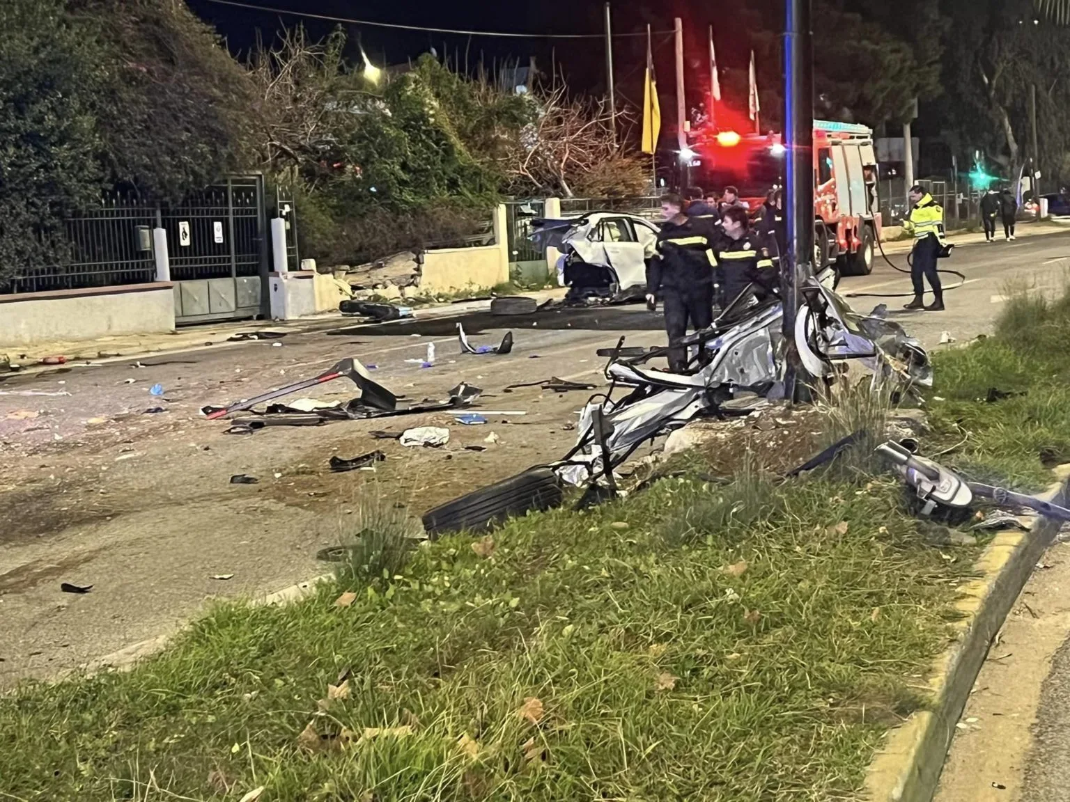 Θρήνος για τους 4 νεκρούς νέους σε δύο τροχαία στην Αττική - Πώς έγινε το κακό στην παραλιακή