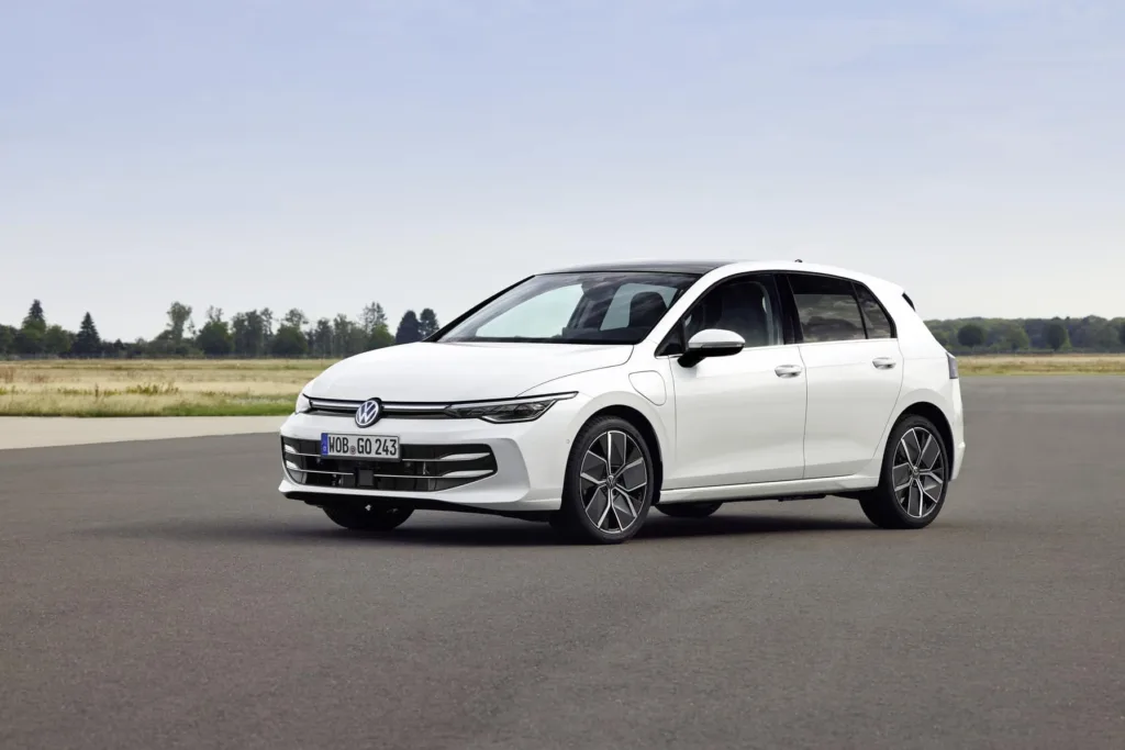Αυτό είναι το νέο VW Golf – Πόσα χλμ. ηλεκτρικής αυτονομίας προσφέρει;