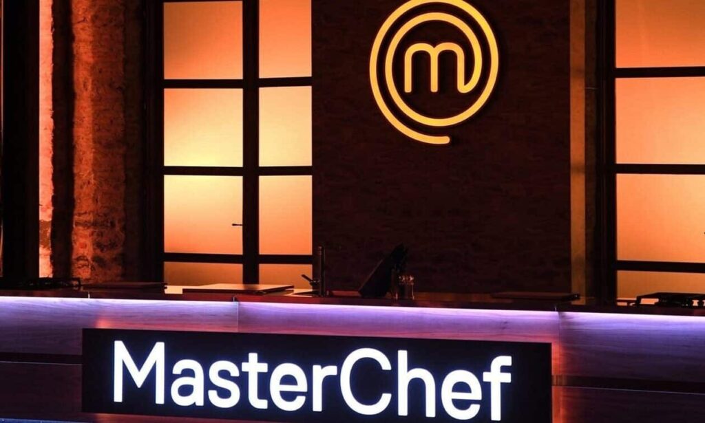 Master Chef: Οι πρώτες κόντρες και το ειδύλλιο με το… καλησπέρα [βίντεο]
