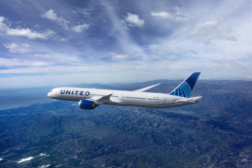 Απίστευτο σκάνδαλο: Αεροσυνοδός της United Airlines πιάστηκε να έχει πιει 10 φορές πάνω από το όριο αλκοόλ – «Ήπια βότκα για να ηρεμήσω»