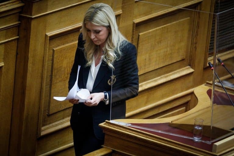 Γάμος ομόφυλων: Καταψηφίζει το νομοσχέδιο και η Φωτεινή Αραμπατζή