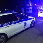 Έκρηξη σε είσοδο πολυκατοικίας στου Φιλοπάππου – Άγνωστος έβαλε τον εμπρηστικό μηχανισμό